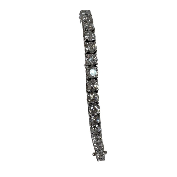 Luxurious Tennis Bracelet - Cubic Zirconia - Picture 5 of 5